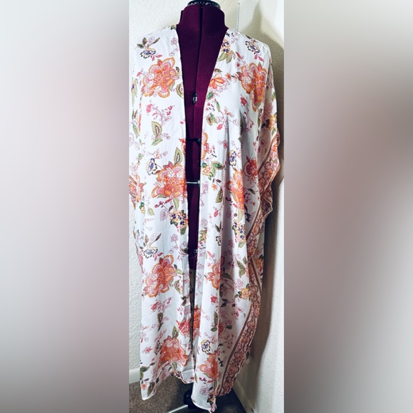 $50 EUC One size Plus fits 1x-6x
Lane Bryant Maxi Chiffon Overpiece - Picture 6 of 11